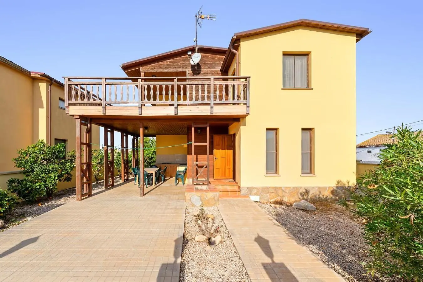 Casa Roger I Clara Villa Els Muntells