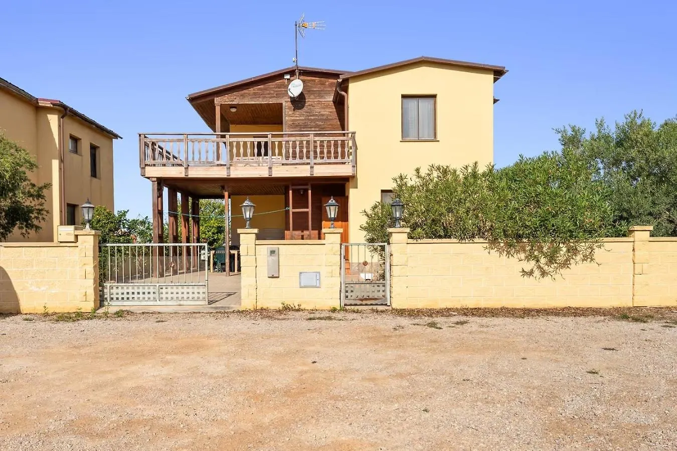 Casa Roger I Clara Villa Els Muntells