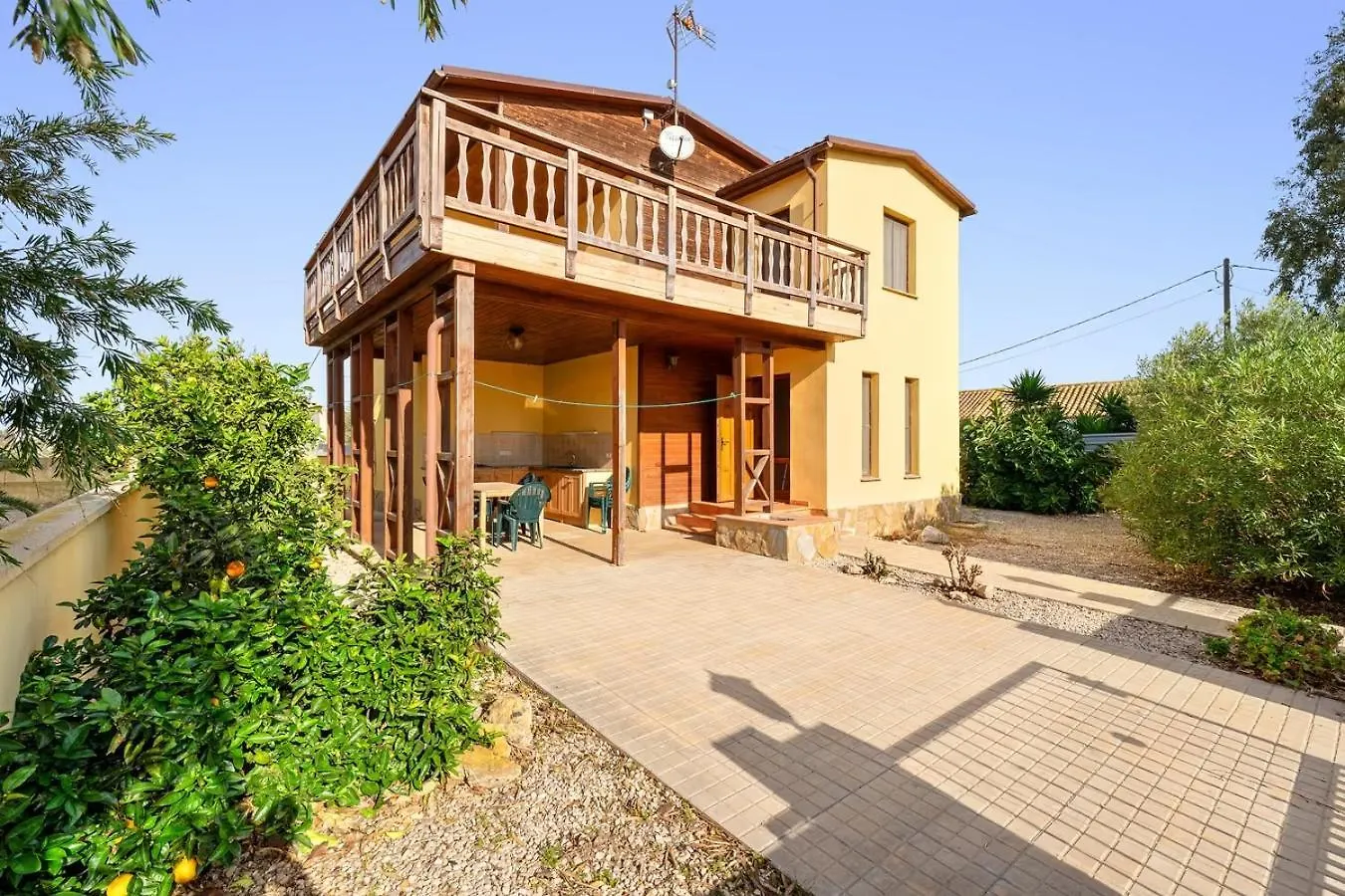 Casa Roger I Clara Villa Els Muntells Spain